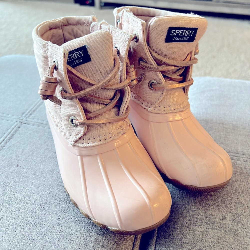 Like new, barely worn light pink and glittery and metallic pink details